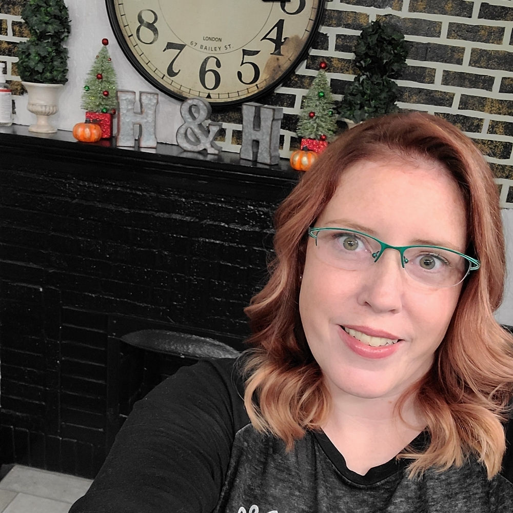 Meet your Posher, Holly